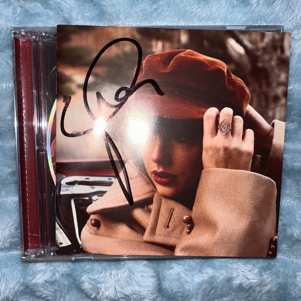 Signed Taylor's Version Taylor Swift Red CD